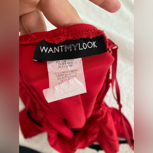 Red dress. Mid length dress in great conditions, wore only once. - Picture 6 of 6